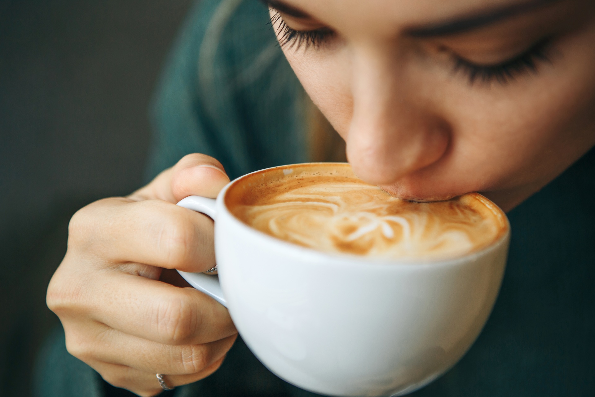 Kaffee und Vape als Teil des Genusserlebnisses